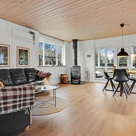 2 Bedroom Awesome In 펜션