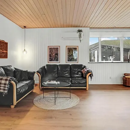 2 Bedroom Awesome In *